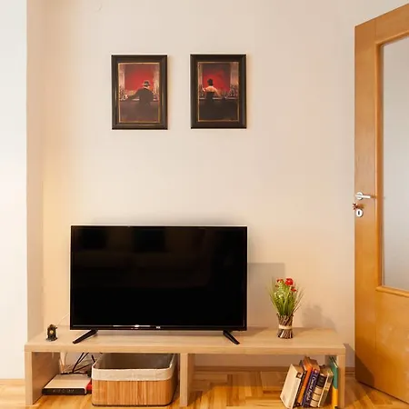 Apartment Mia - Lovely Near Airport